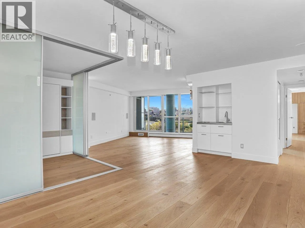 802 1318 HOMER STREET