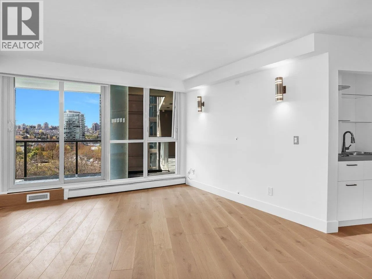 802 1318 HOMER STREET