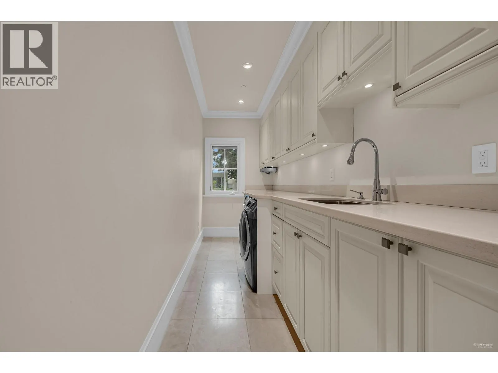 6089 GLENEAGLES DRIVE