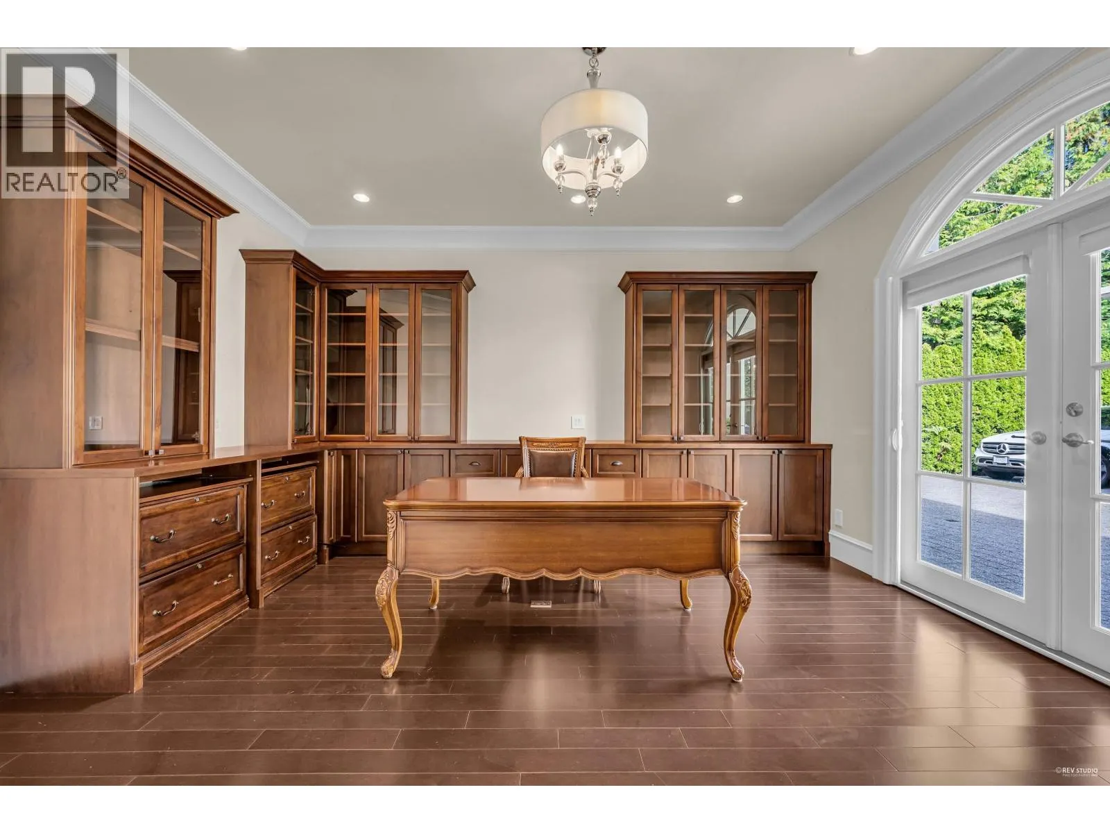 6089 GLENEAGLES DRIVE