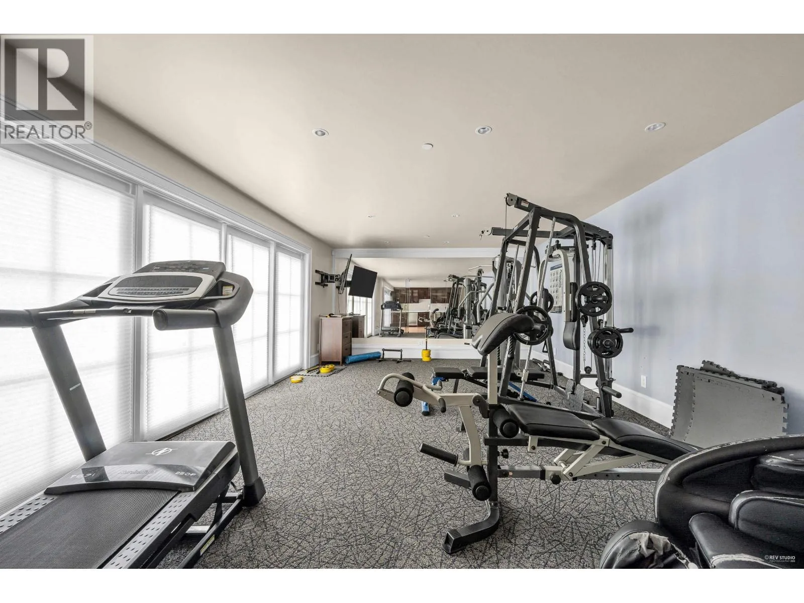 6089 GLENEAGLES DRIVE