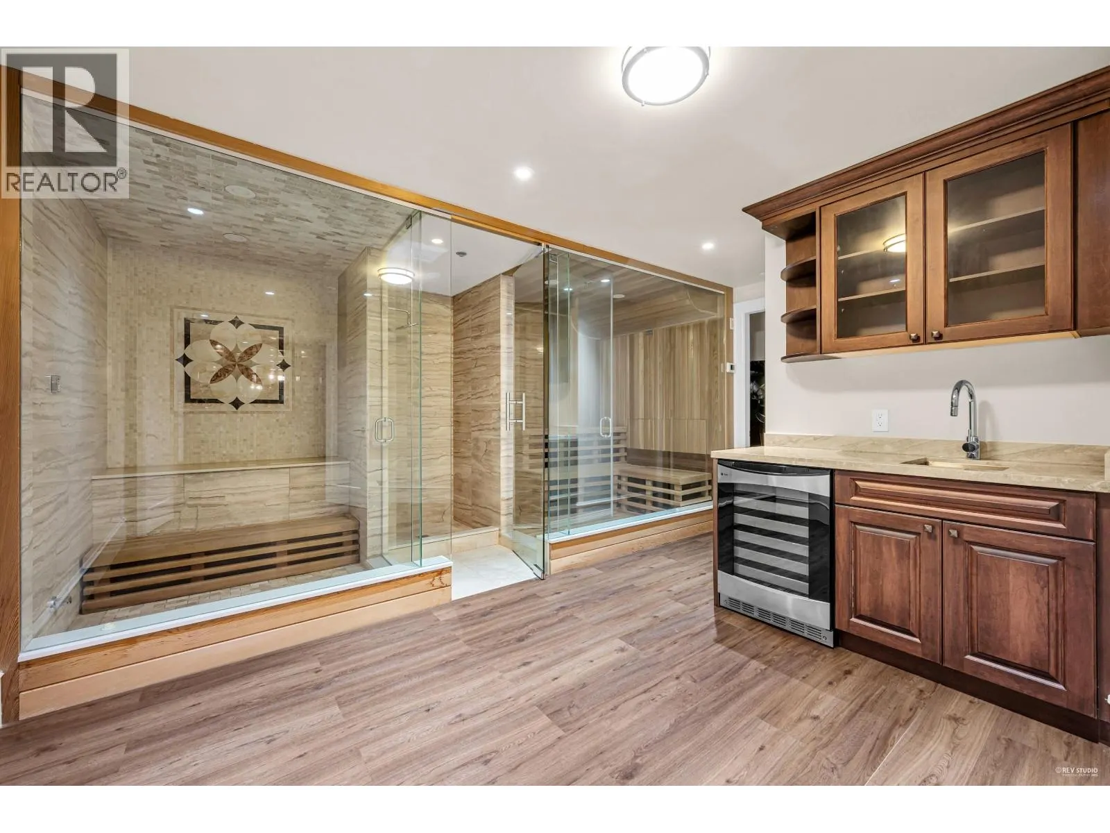 6089 GLENEAGLES DRIVE