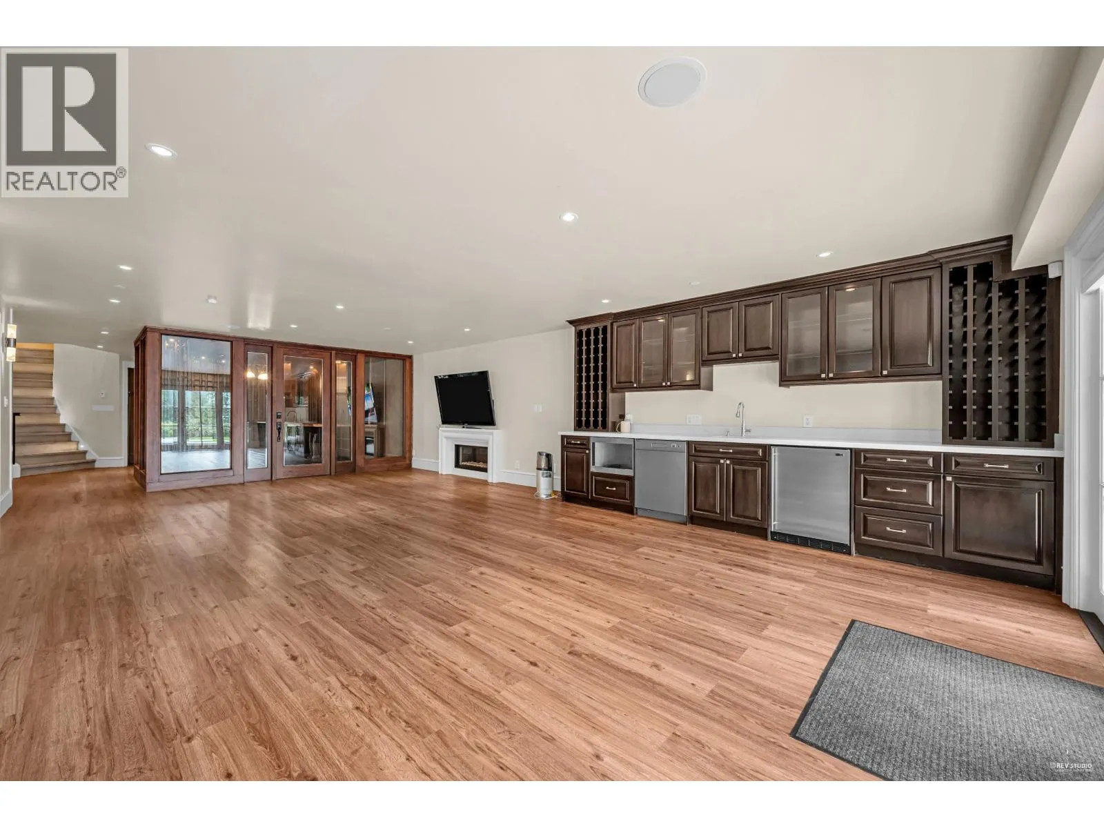 6089 GLENEAGLES DRIVE