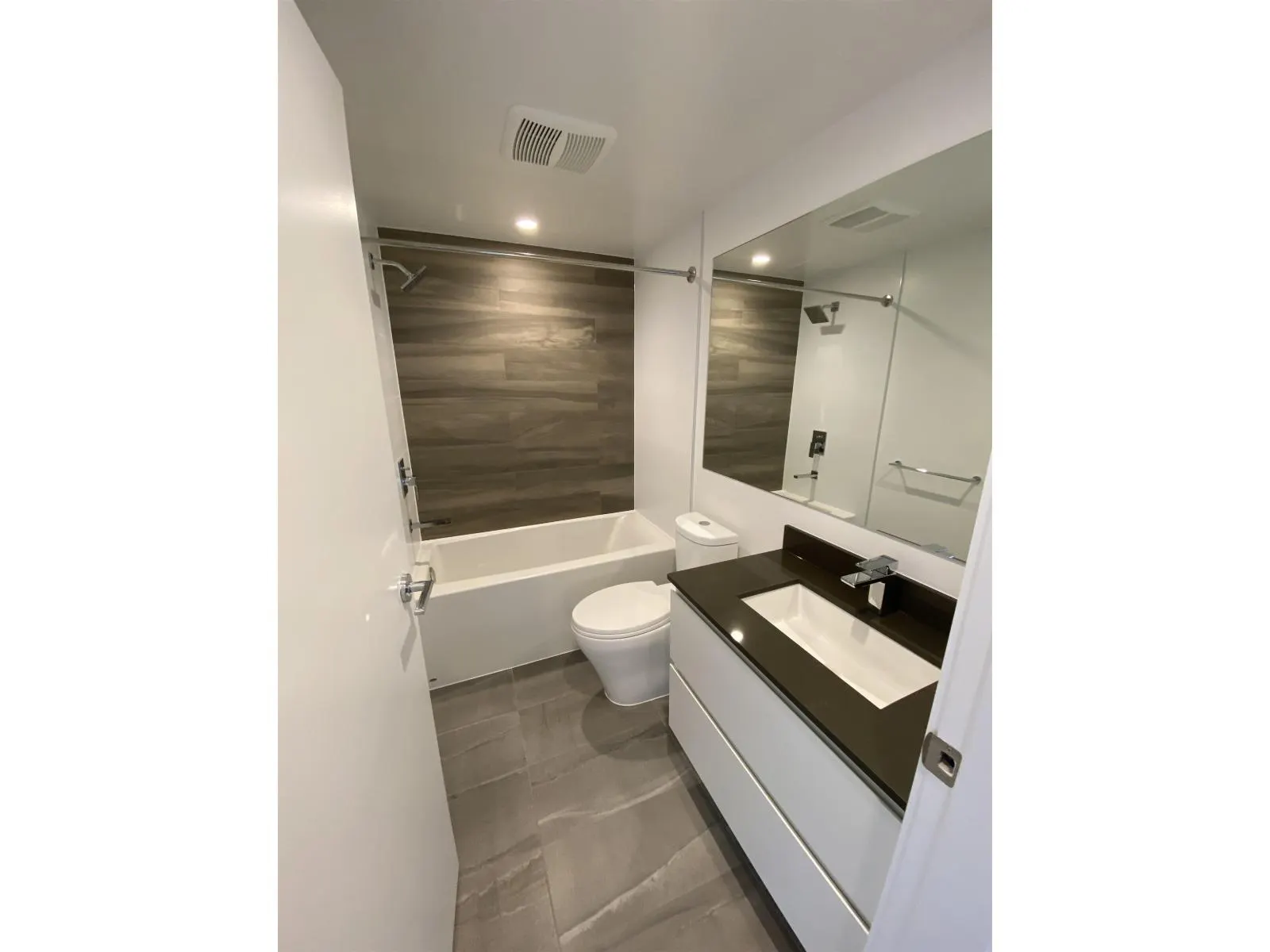 1010 13615 FRASER HIGHWAY