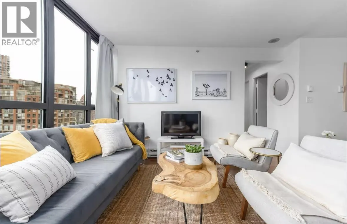 1705 907 BEACH AVENUE