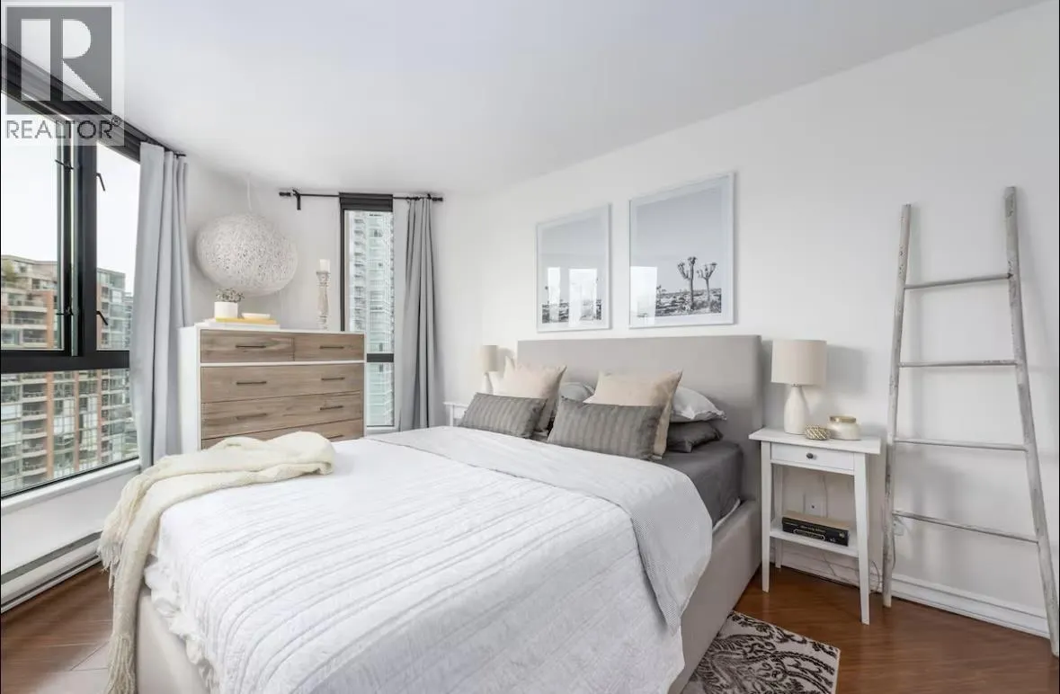 1705 907 BEACH AVENUE