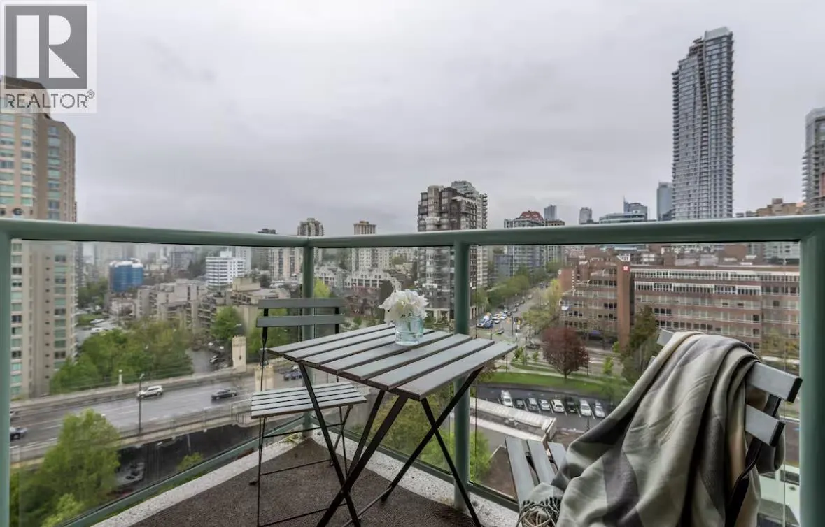 1705 907 BEACH AVENUE