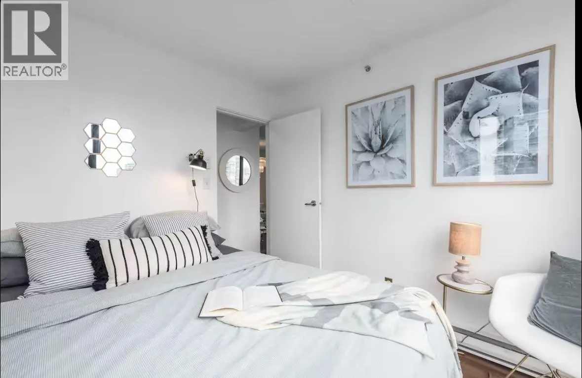 1705 907 BEACH AVENUE