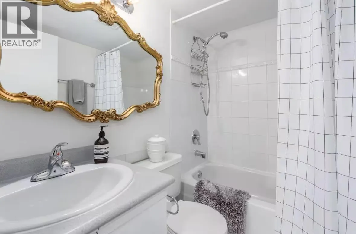 1705 907 BEACH AVENUE