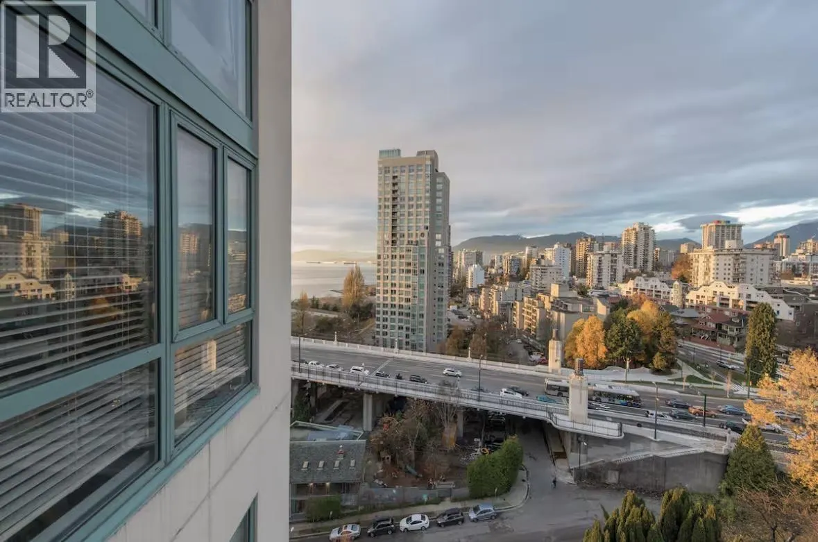 1705 907 BEACH AVENUE