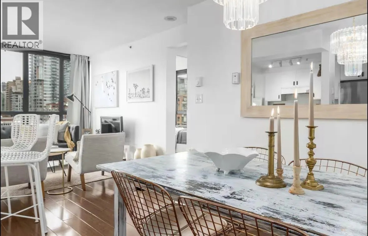 1705 907 BEACH AVENUE