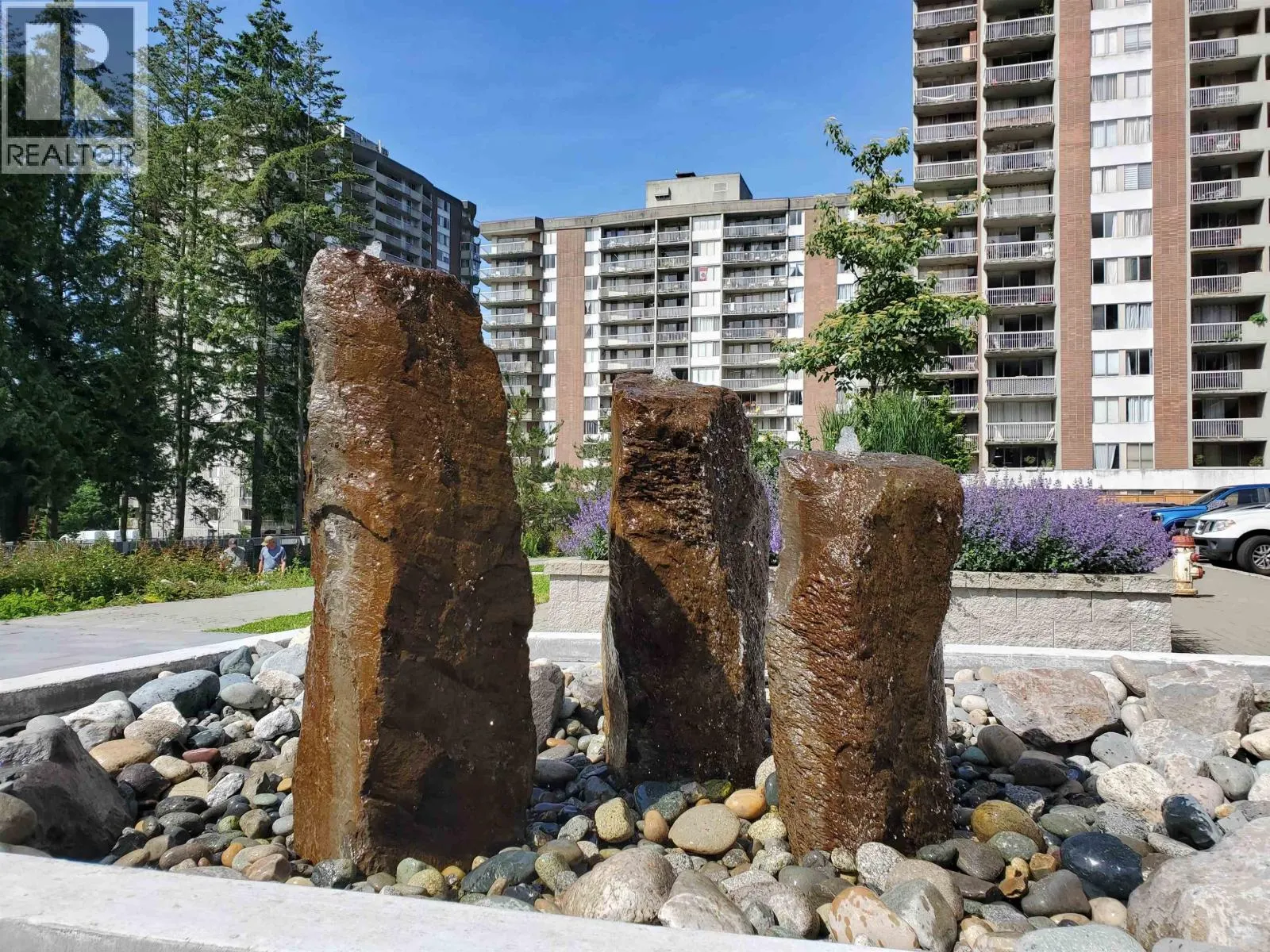 1006 2016 FULLERTON AVENUE