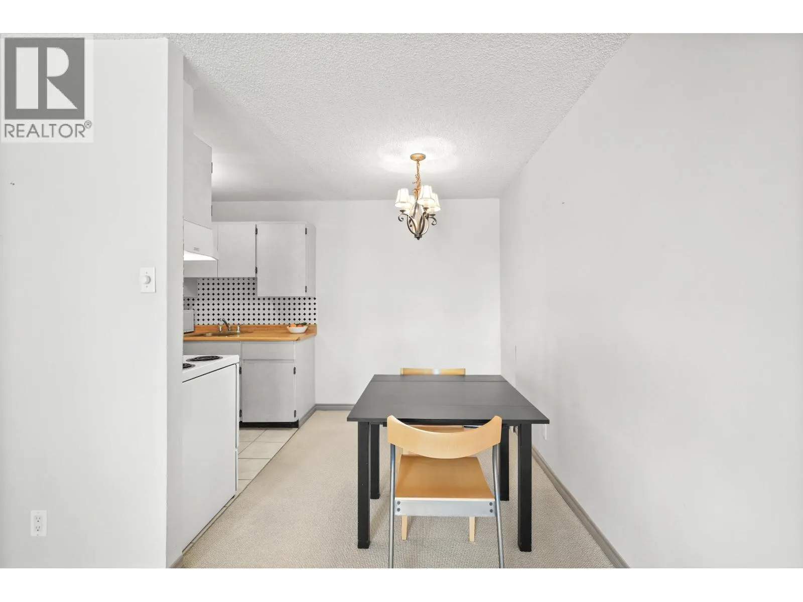 1006 2016 FULLERTON AVENUE