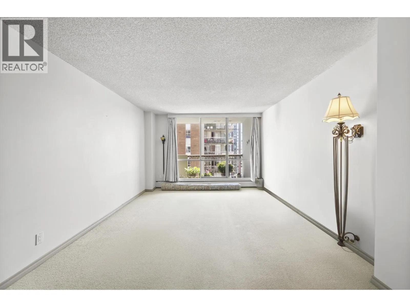 1006 2016 FULLERTON AVENUE