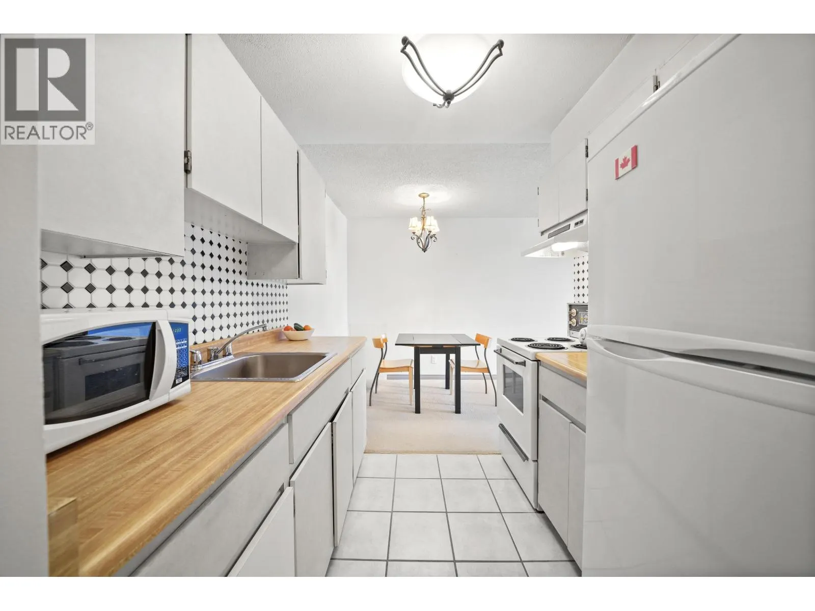 1006 2016 FULLERTON AVENUE