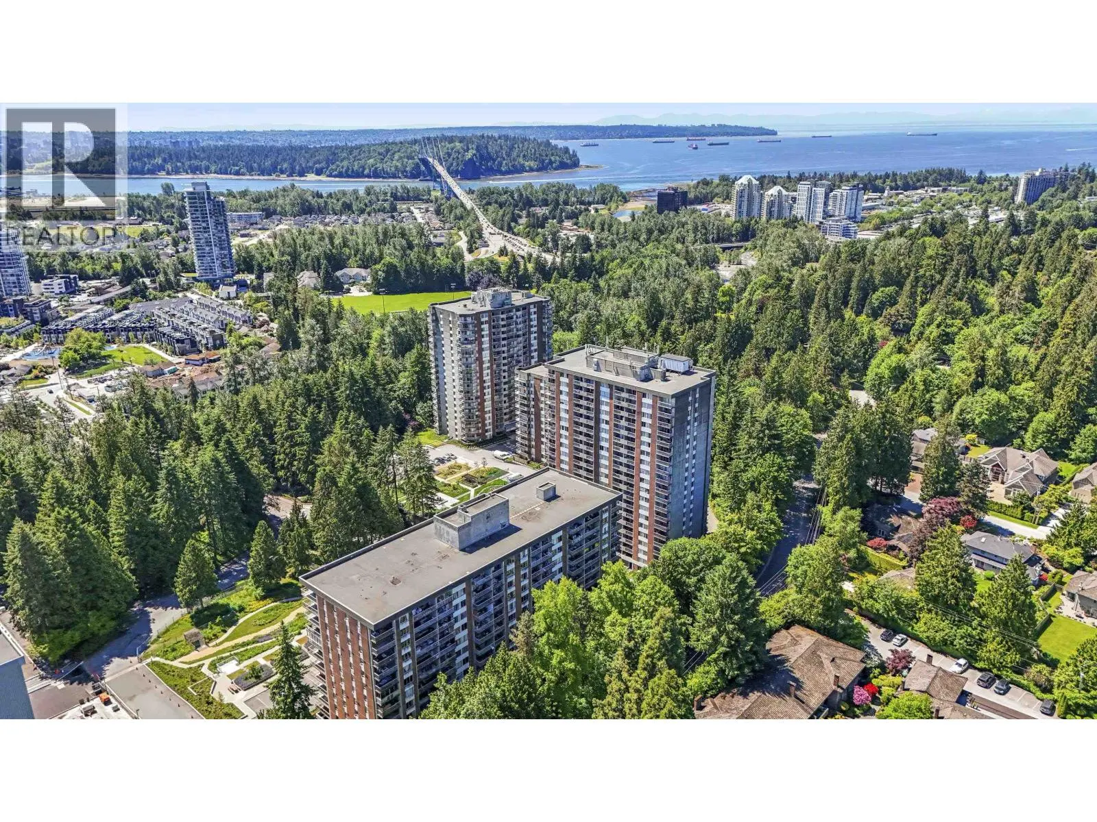 1006 2016 FULLERTON AVENUE