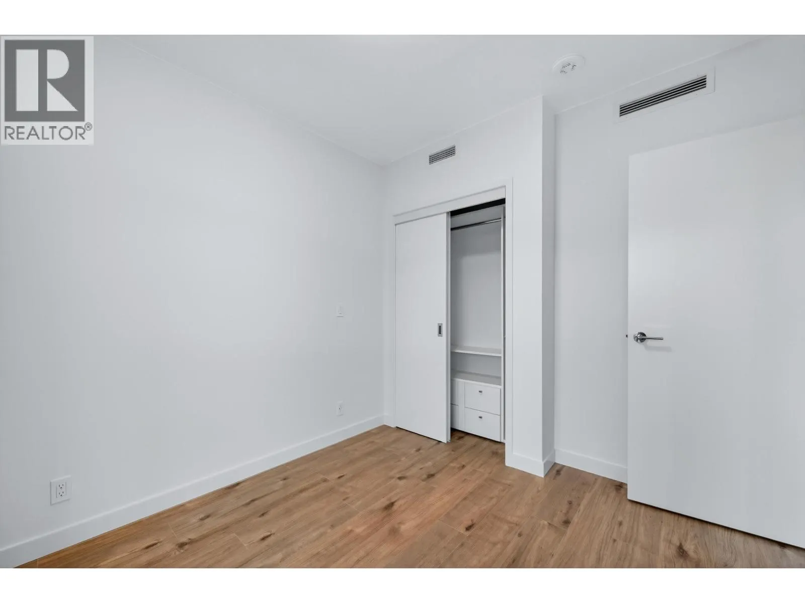 2101 720 FARROW STREET