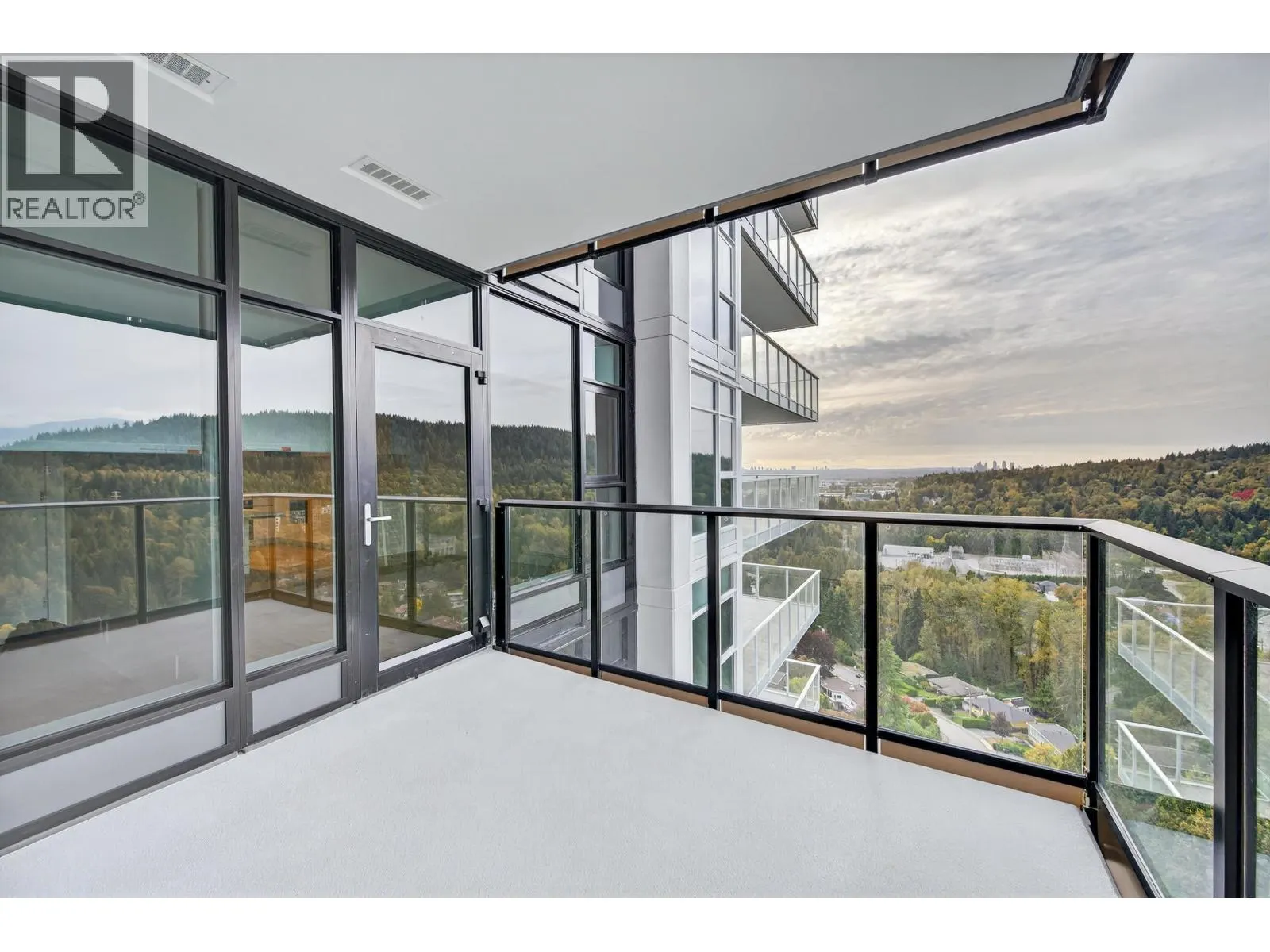 2101 720 FARROW STREET