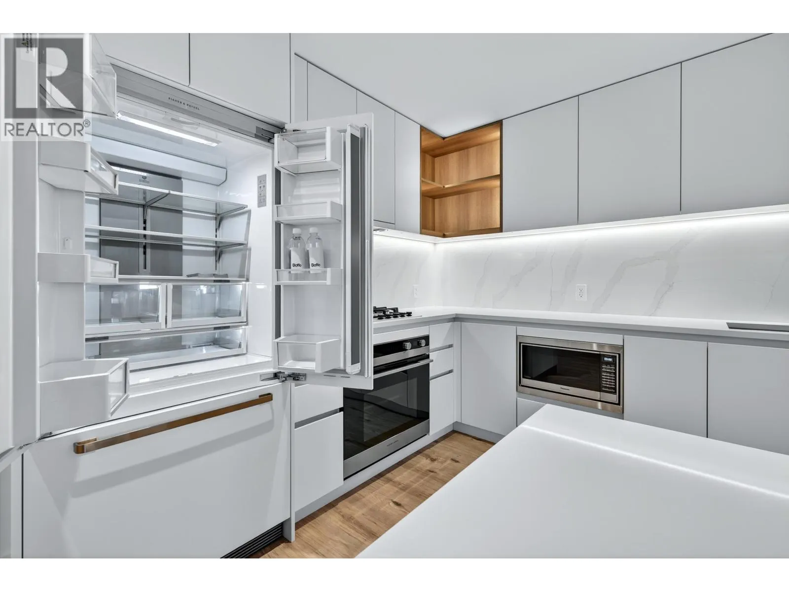 2101 720 FARROW STREET