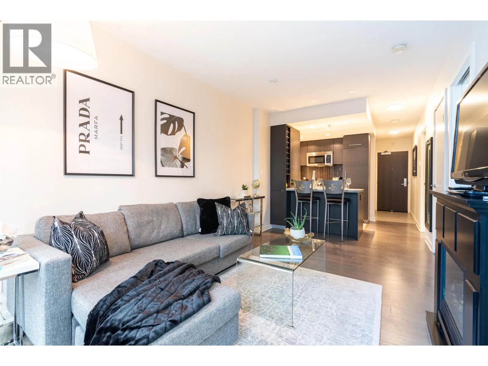 907 833 HOMER STREET