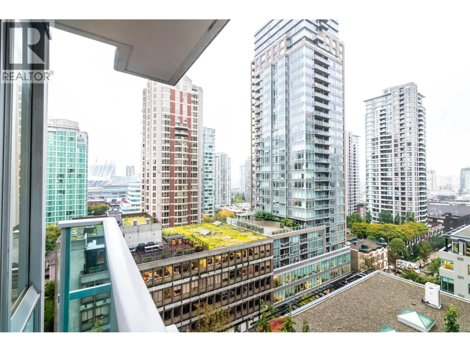 907 833 HOMER STREET