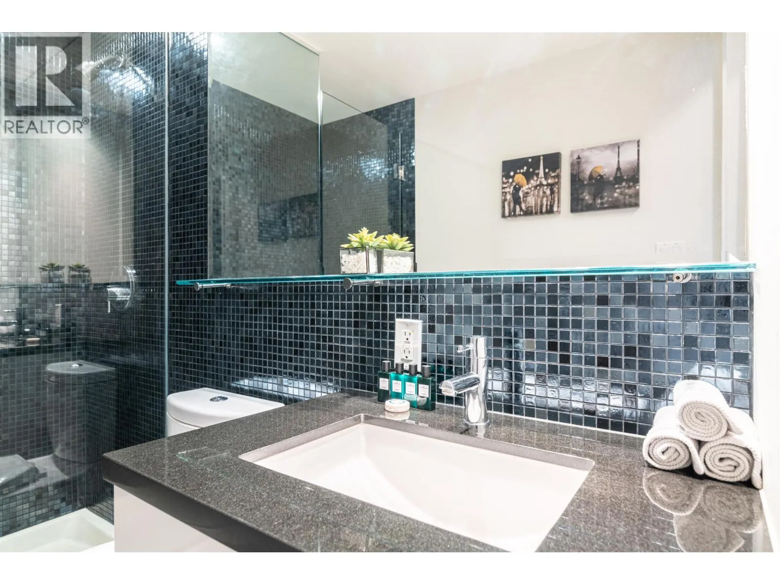 907 833 HOMER STREET