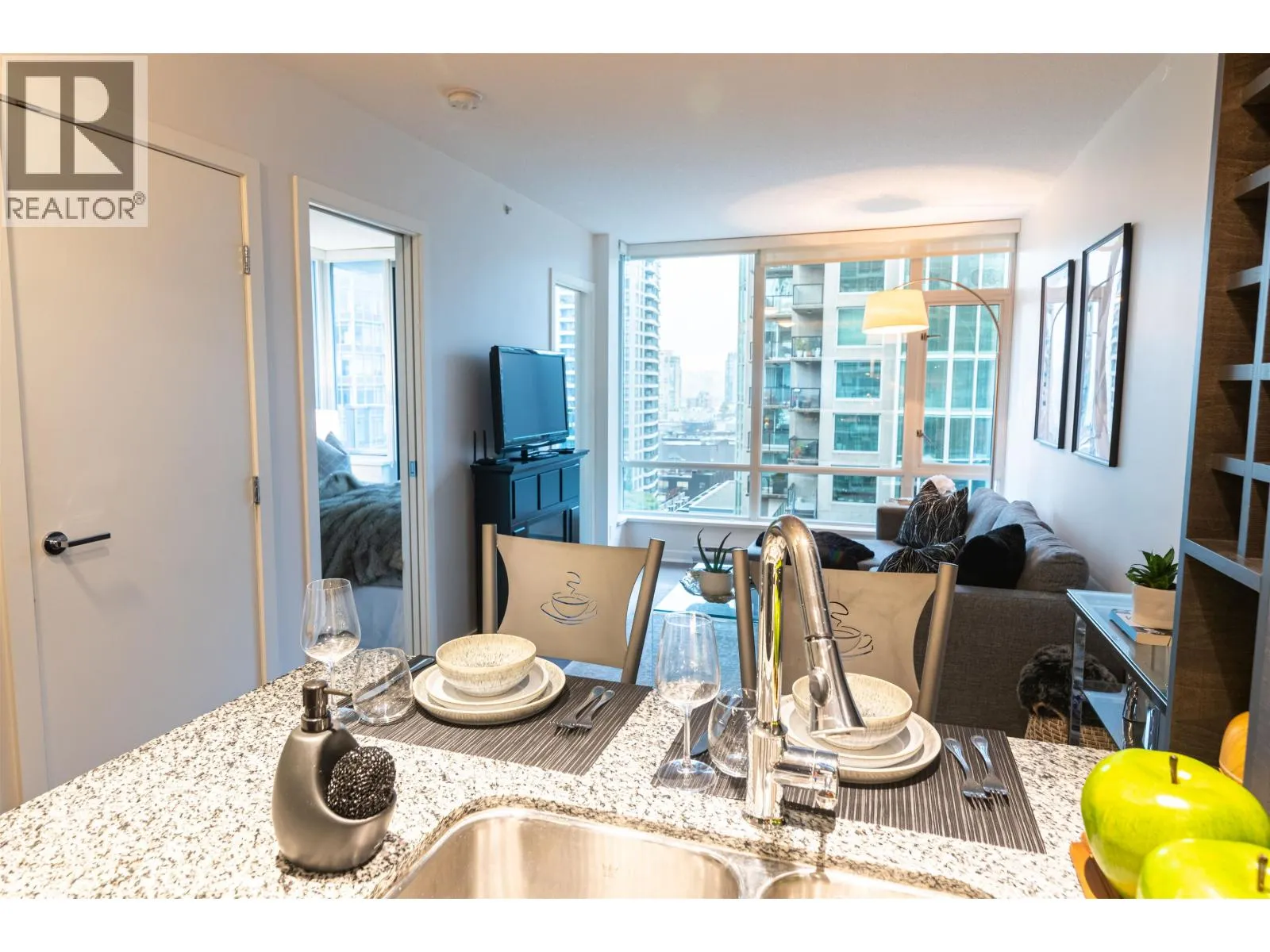 907 833 HOMER STREET