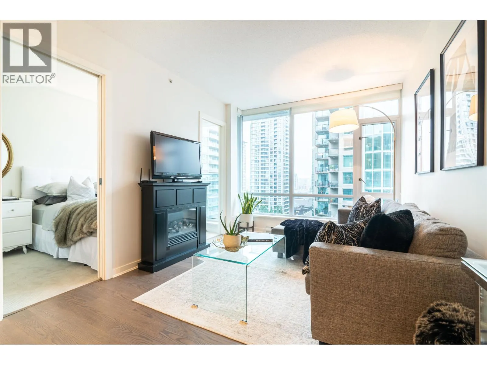 907 833 HOMER STREET