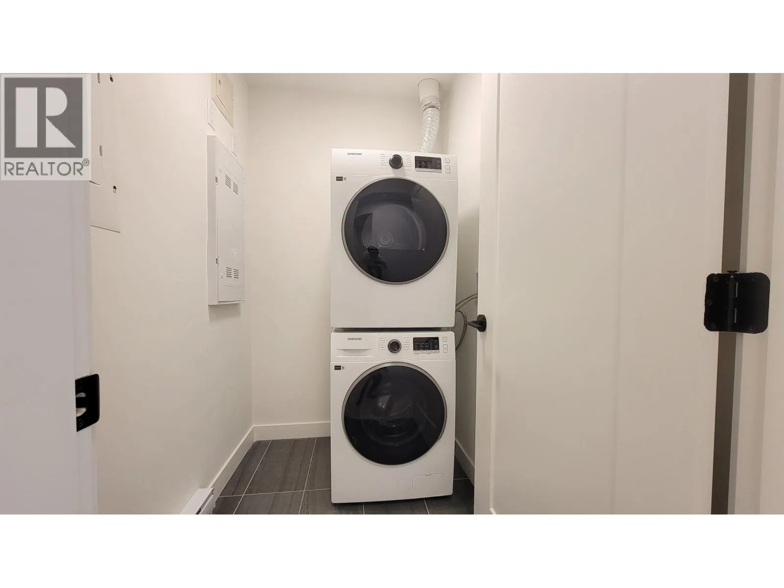 315 2002 GEORGE STREET