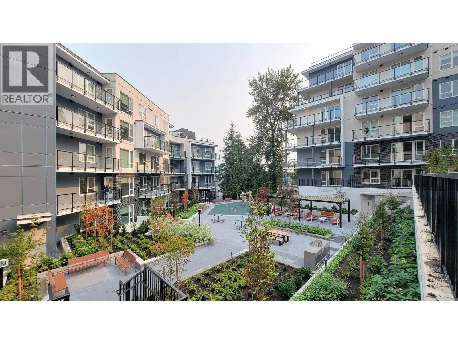 315 2002 GEORGE STREET