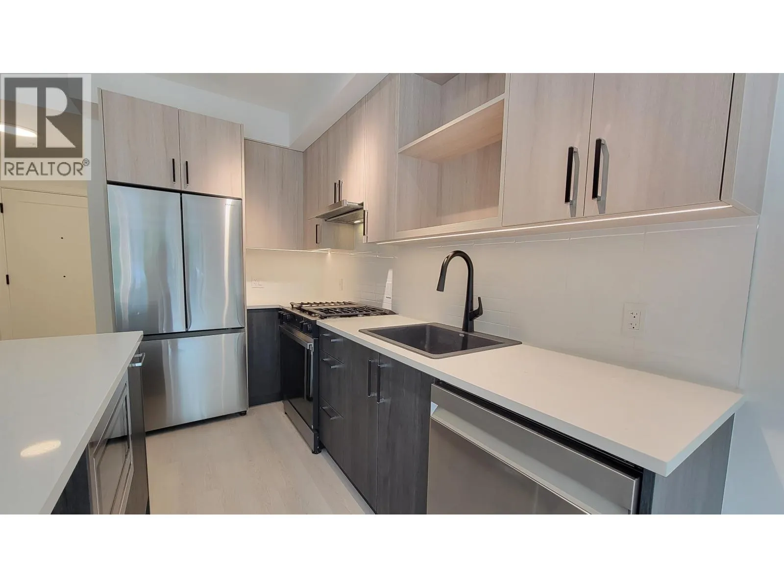 315 2002 GEORGE STREET