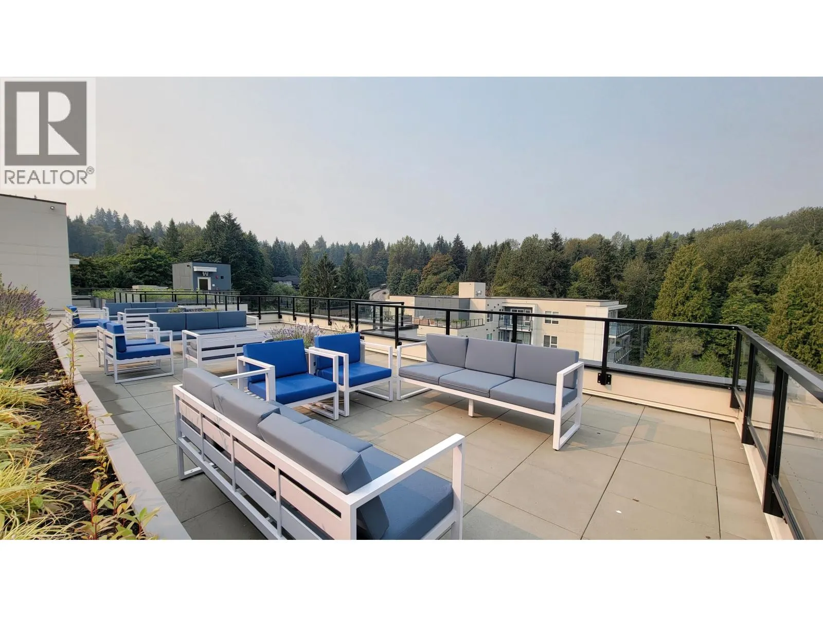 315 2002 GEORGE STREET