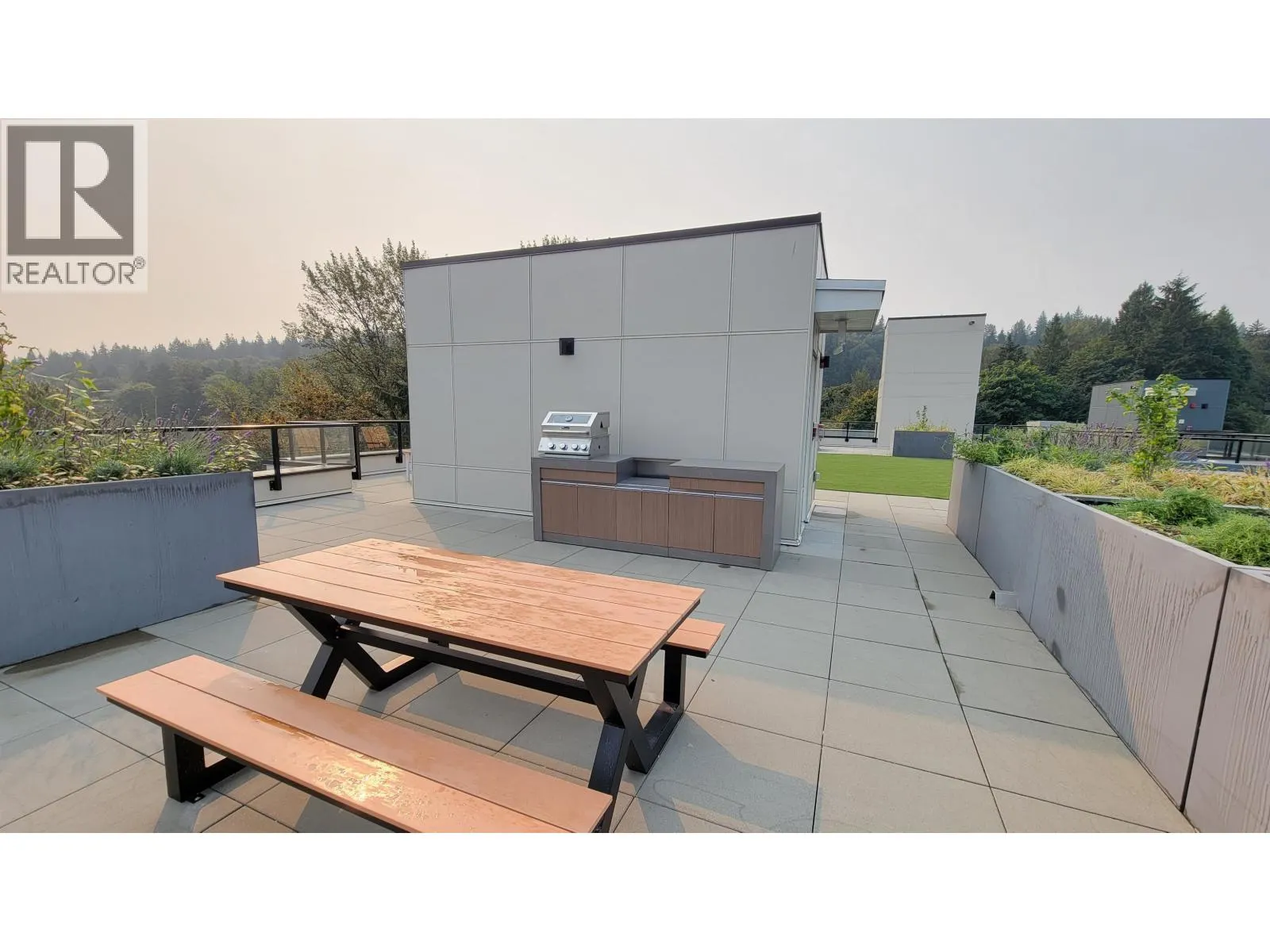 315 2002 GEORGE STREET