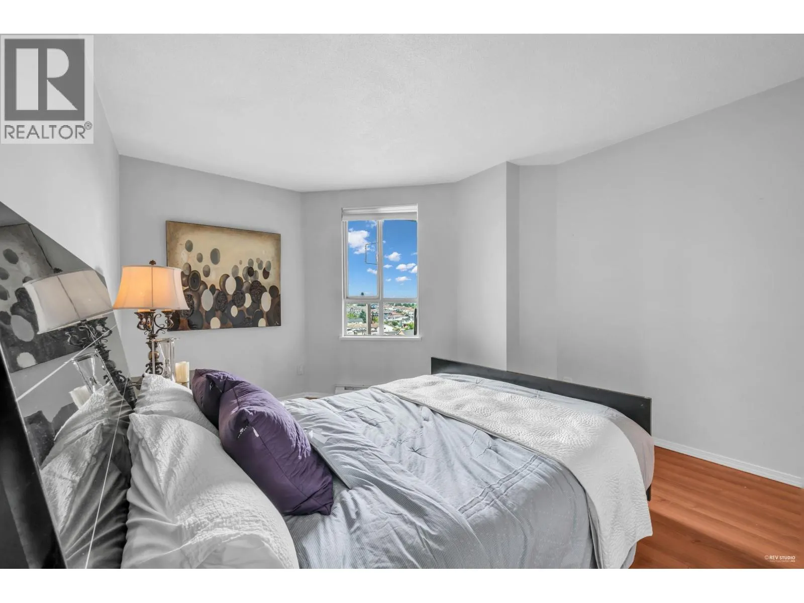 1007 3489 ASCOT PLACE