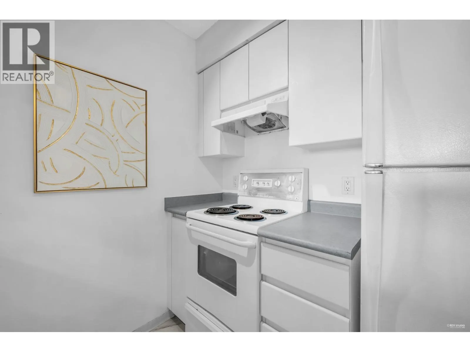 1007 3489 ASCOT PLACE