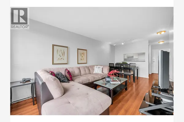 1007 3489 ASCOT PLACE