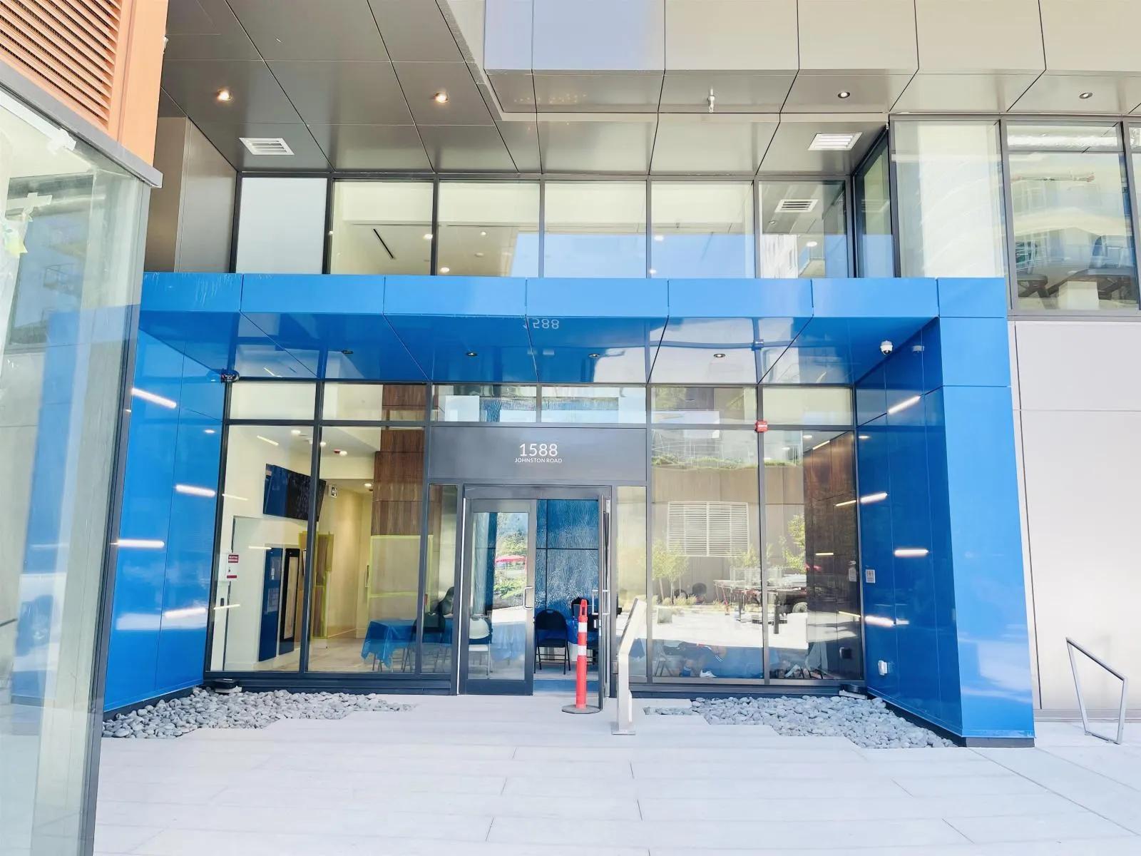 410 1588 JOHNSTON ROAD