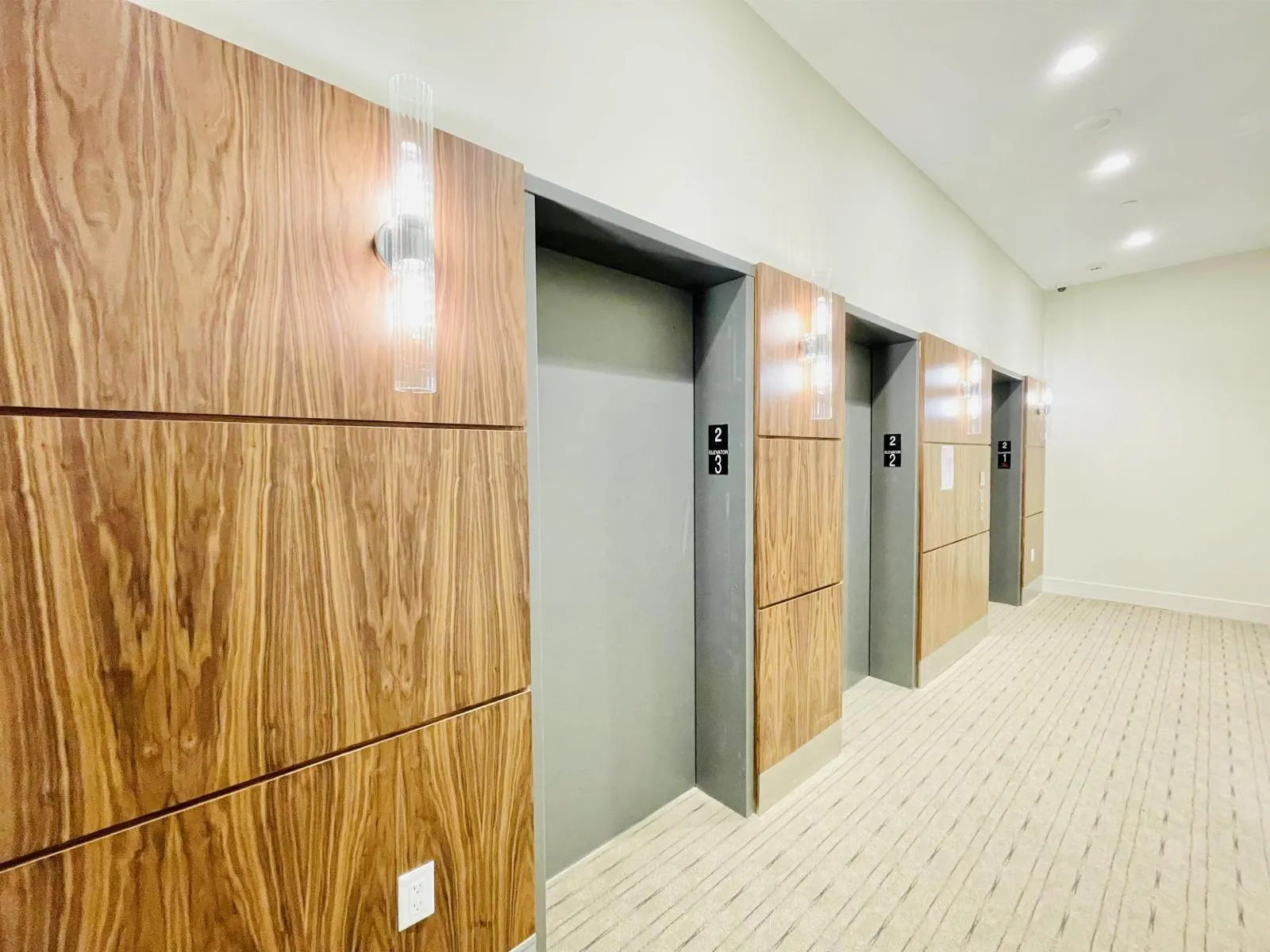 410 1588 JOHNSTON ROAD