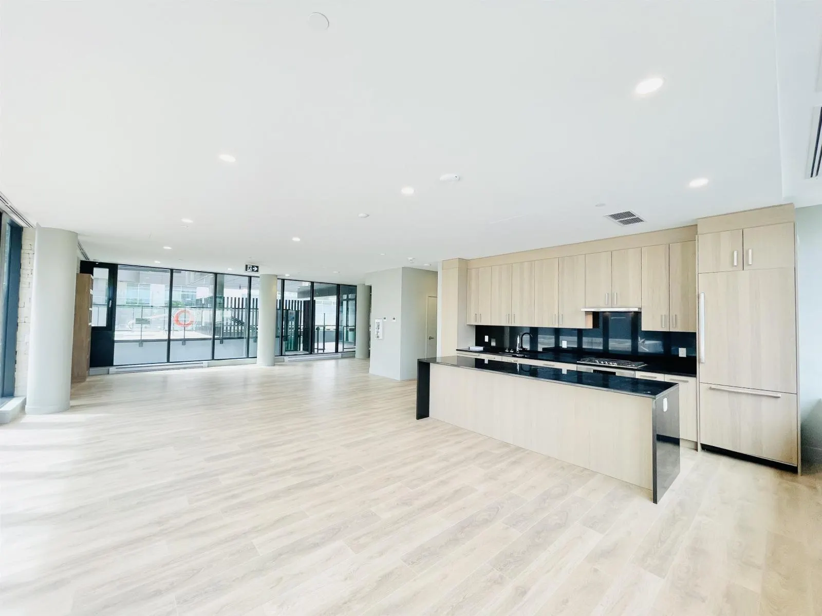 410 1588 JOHNSTON ROAD