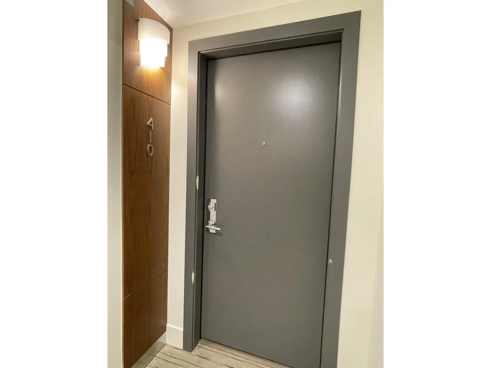 410 1588 JOHNSTON ROAD