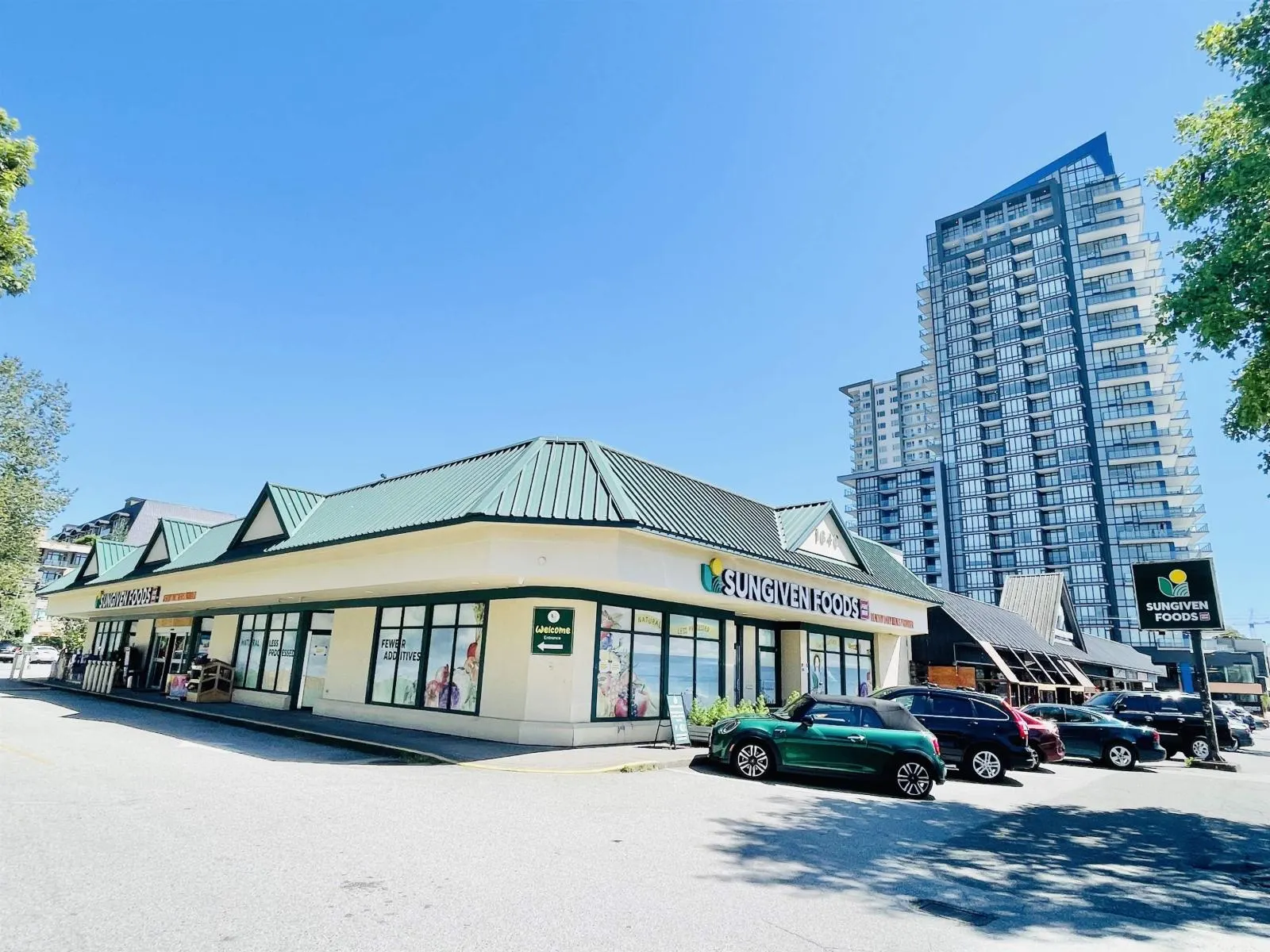 410 1588 JOHNSTON ROAD