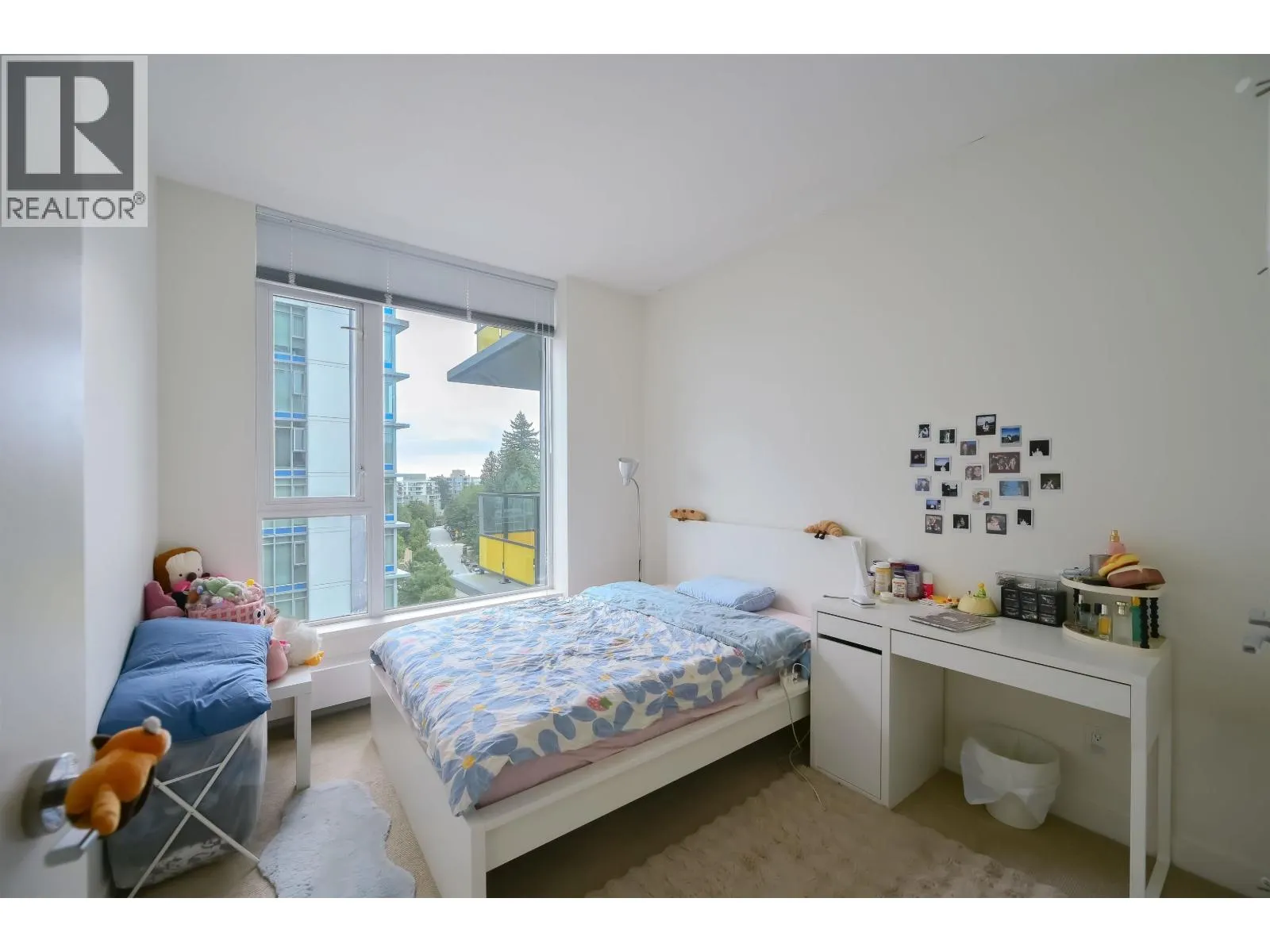 8xx 8850 UNIVERSITY CRESCENT