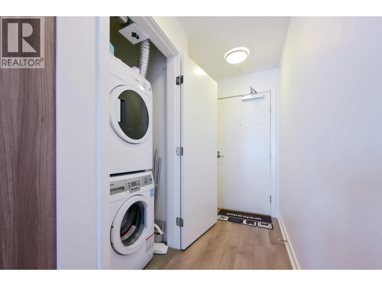 8xx 8850 UNIVERSITY CRESCENT