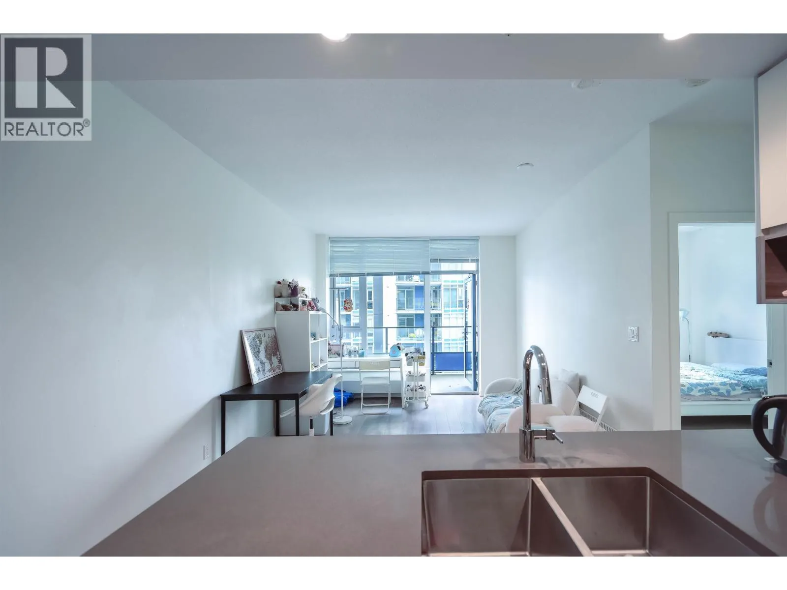 8xx 8850 UNIVERSITY CRESCENT