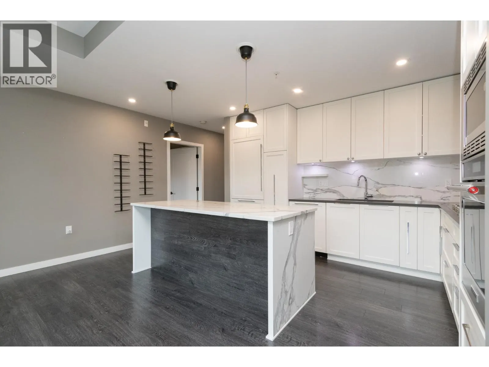 403 3911 CATES LANDING