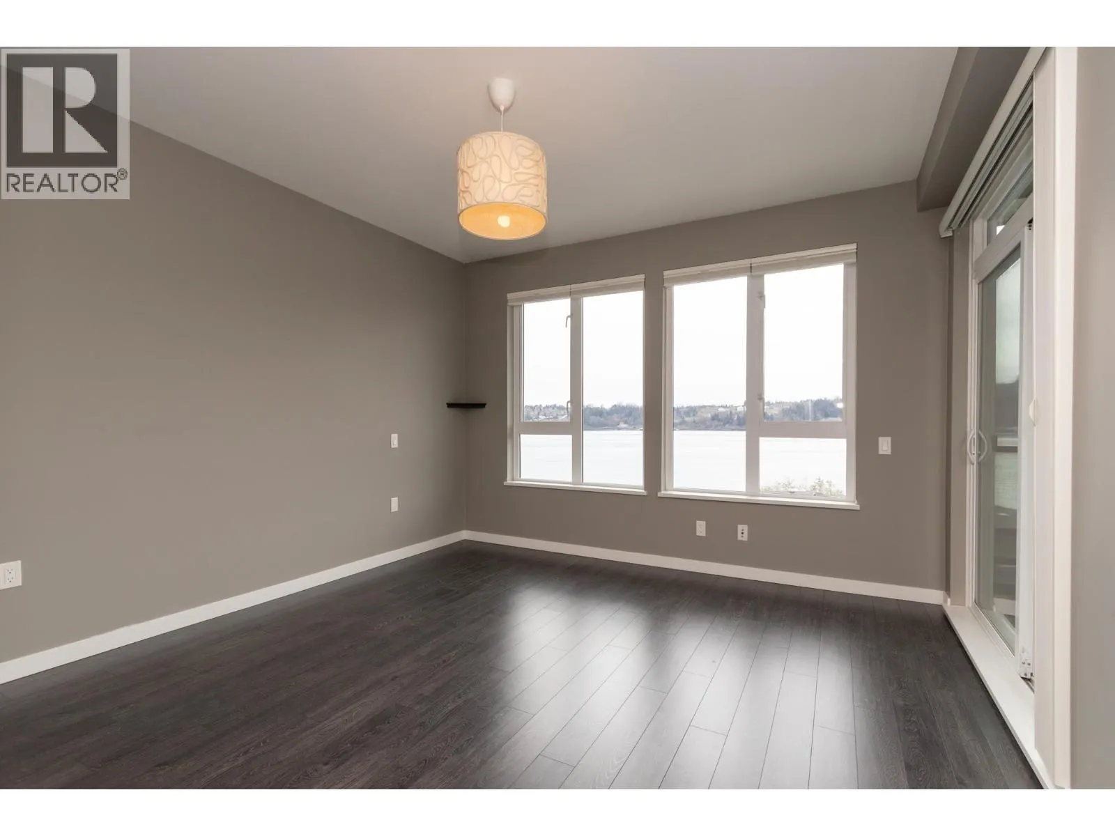 403 3911 CATES LANDING