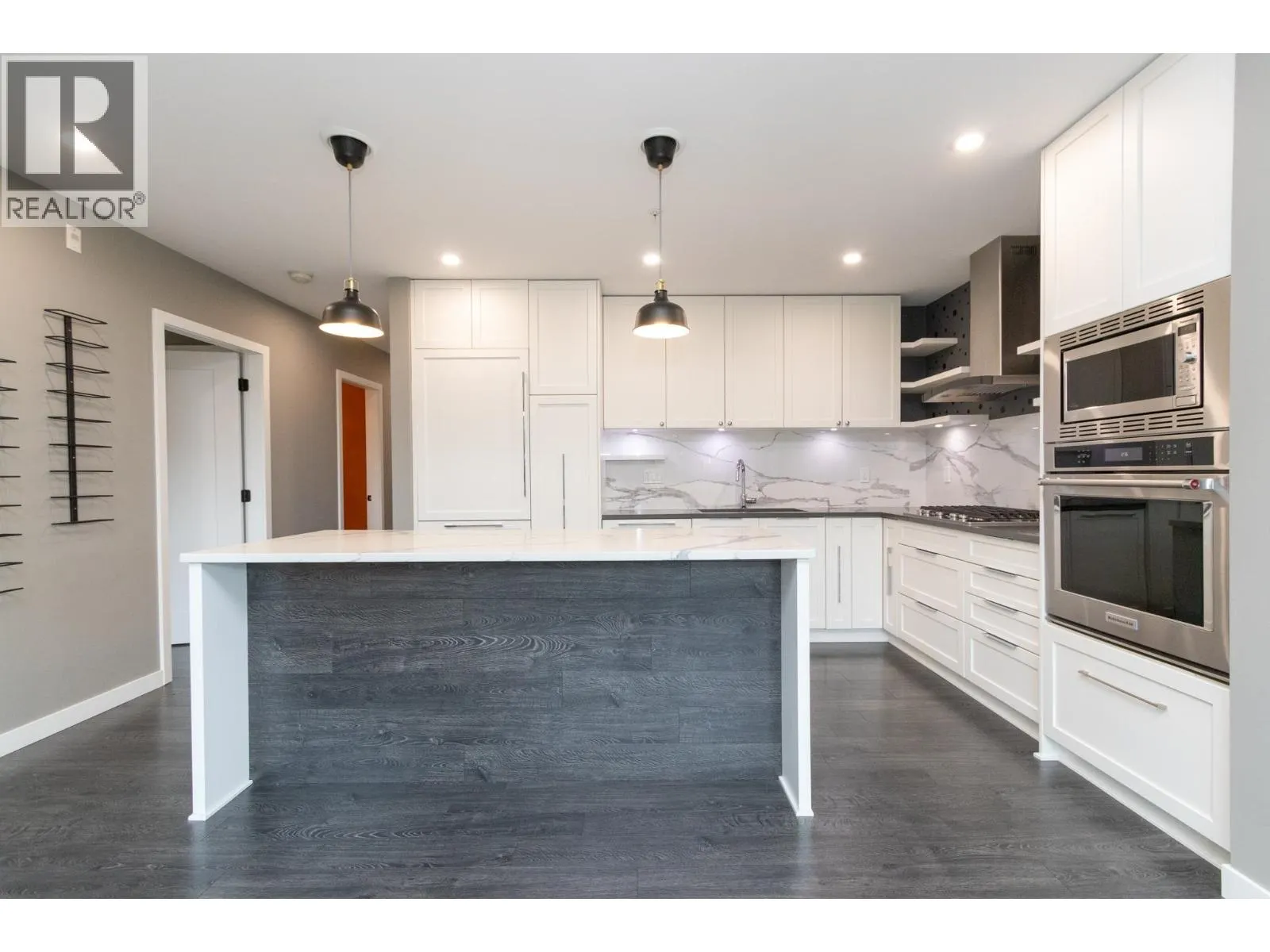 403 3911 CATES LANDING