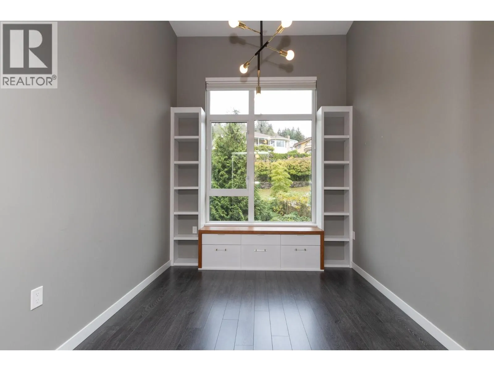 403 3911 CATES LANDING