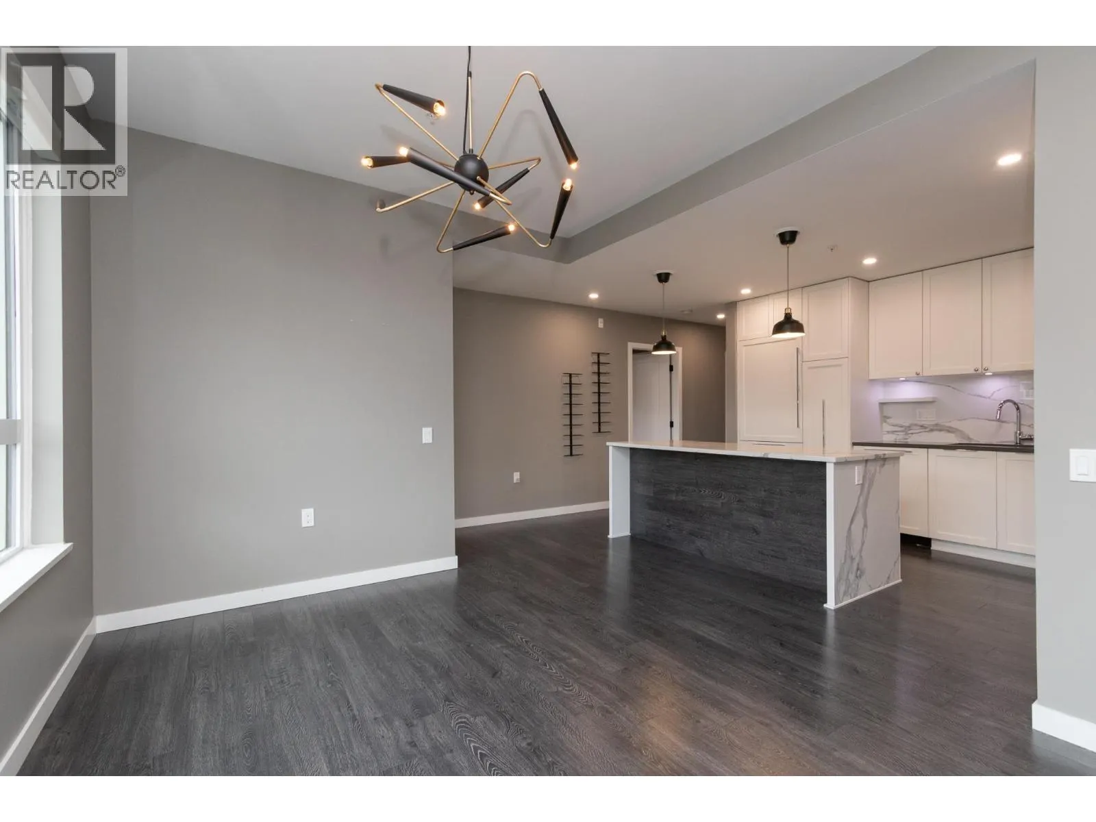 403 3911 CATES LANDING