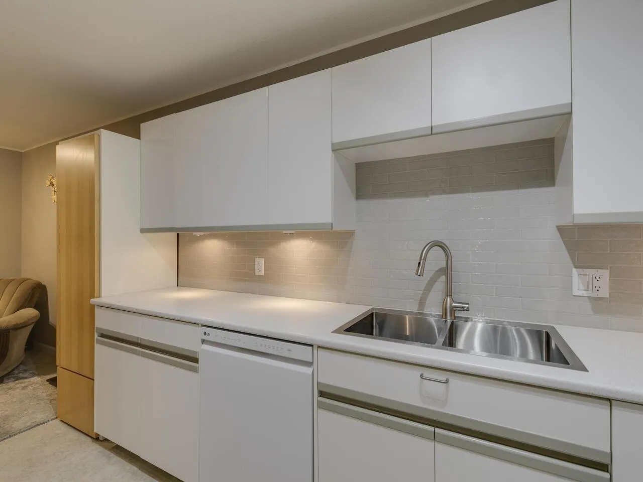 104 33344 2ND STREET